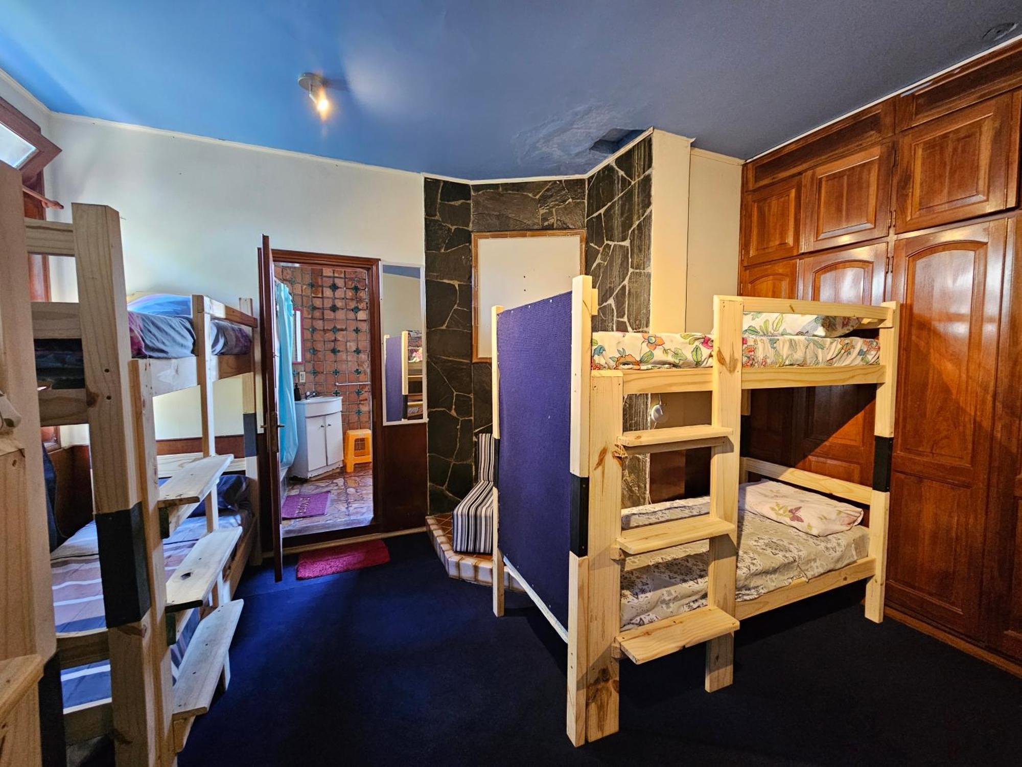 Montevideo Hostel Экстерьер фото